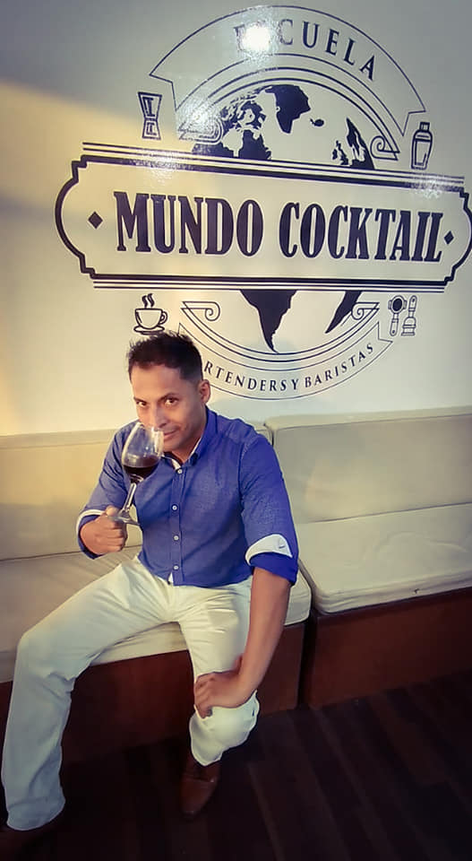 Manuel Carrasco at Mundo Cocktail
